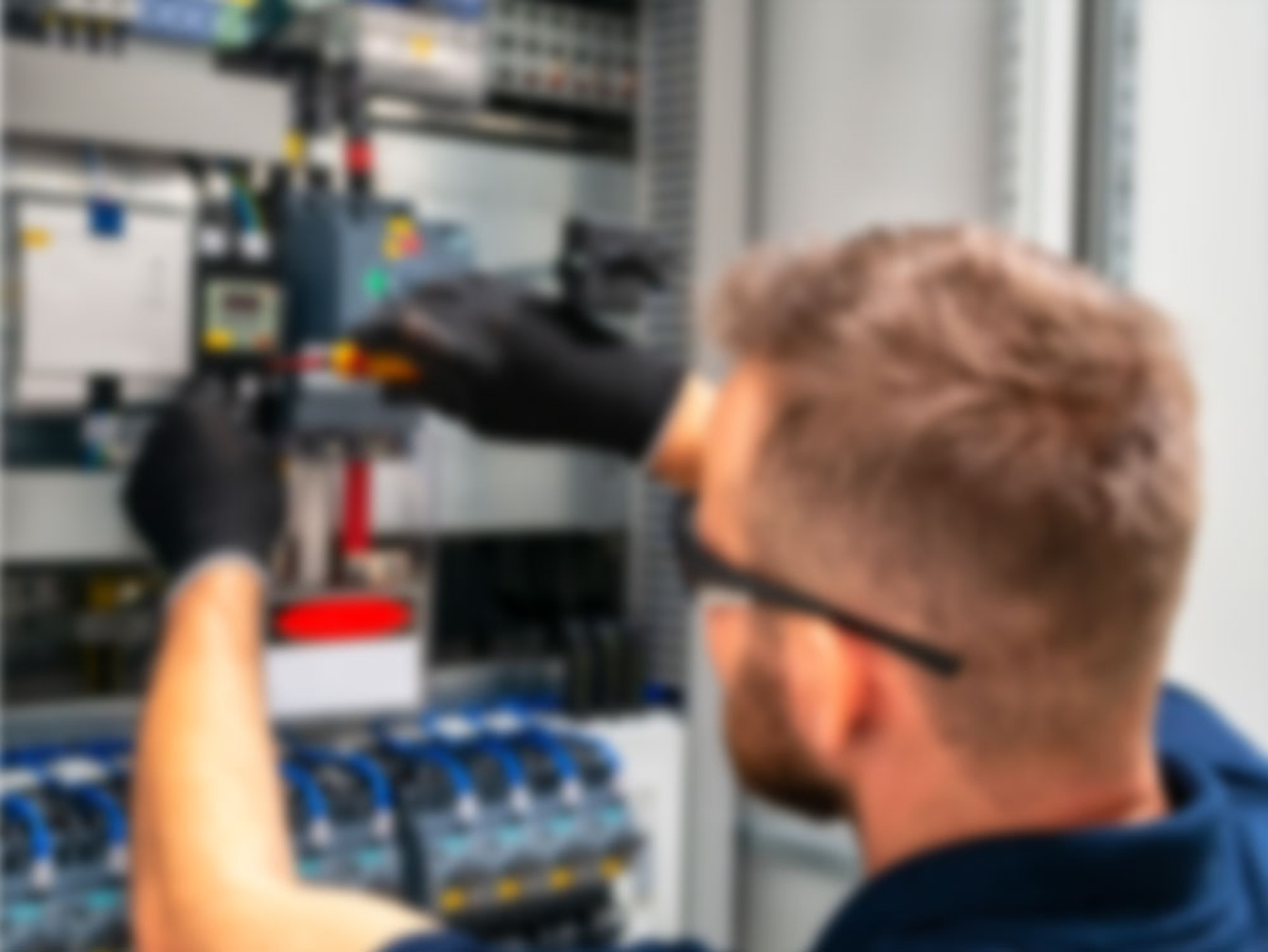 Nieder­spannungs­anlagen bei Mäckle Elektrotechnik GmbH & Co.KG in Blaustein, Württ