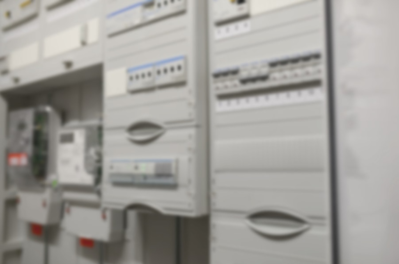 Schalt­schrank­bau bei Mäckle Elektrotechnik GmbH & Co.KG in Blaustein, Württ